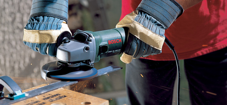 Meuleuse d’angle : à quoi sert-elle et comment l’utiliser?